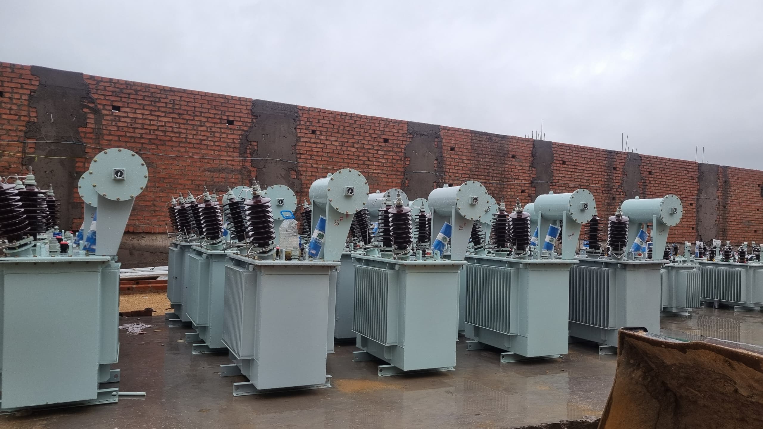 2511 and 200 Series Transformers